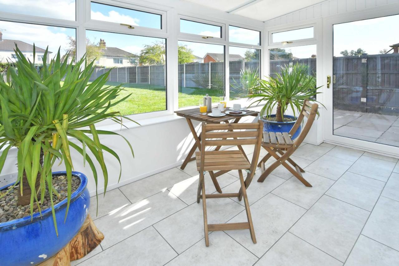 Orion House - Sleeps 6, Driveway, Garden Villa Crewe Eksteriør billede