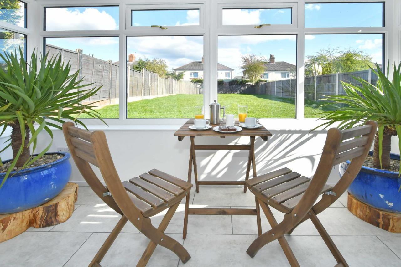 Orion House - Sleeps 6, Driveway, Garden Villa Crewe Eksteriør billede